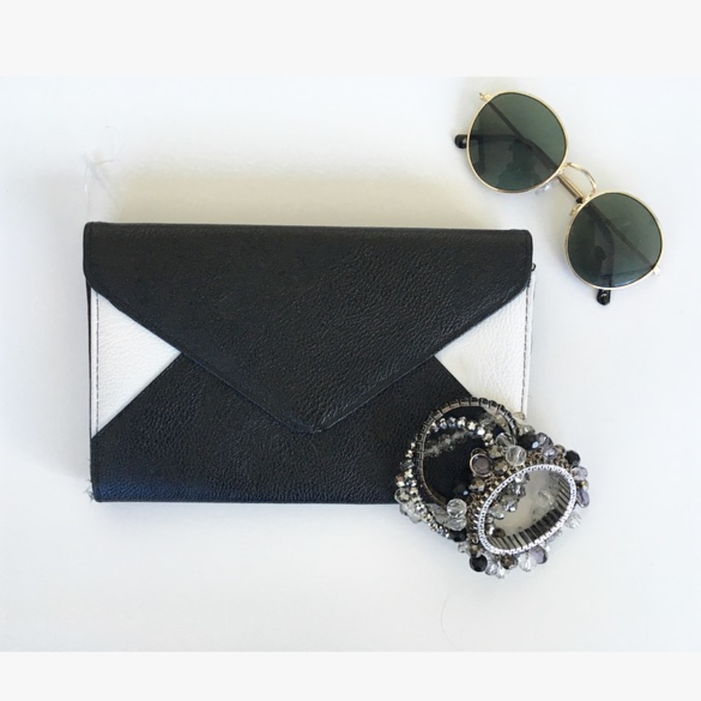 BLACK AND WHITE EDGY FAUX LEATHER ENVELOPE CLUTCH